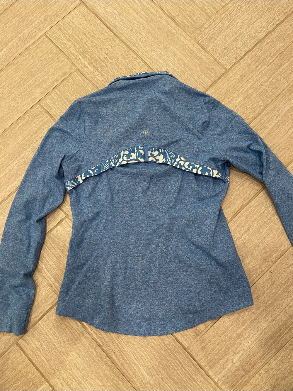 Women’s Lululemon Blue Zip-Front Active Jacket - Picture 4 of 6
